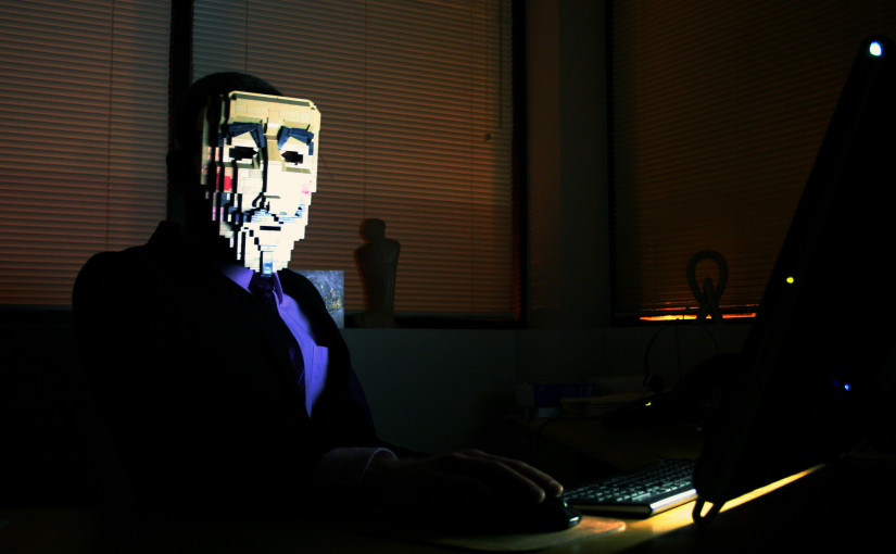 Greek Man with Mouse Tail stole Achmed Online Friend!